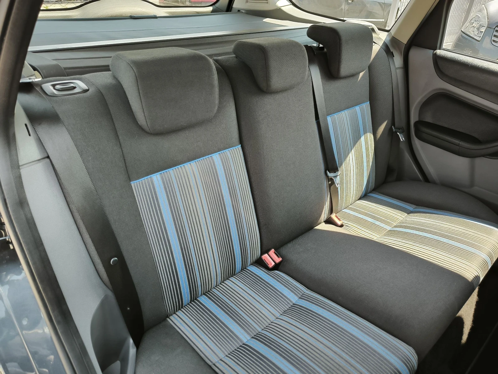 Ford Focus 1.8i, снимка 11 - Автомобили и джипове - 54246801