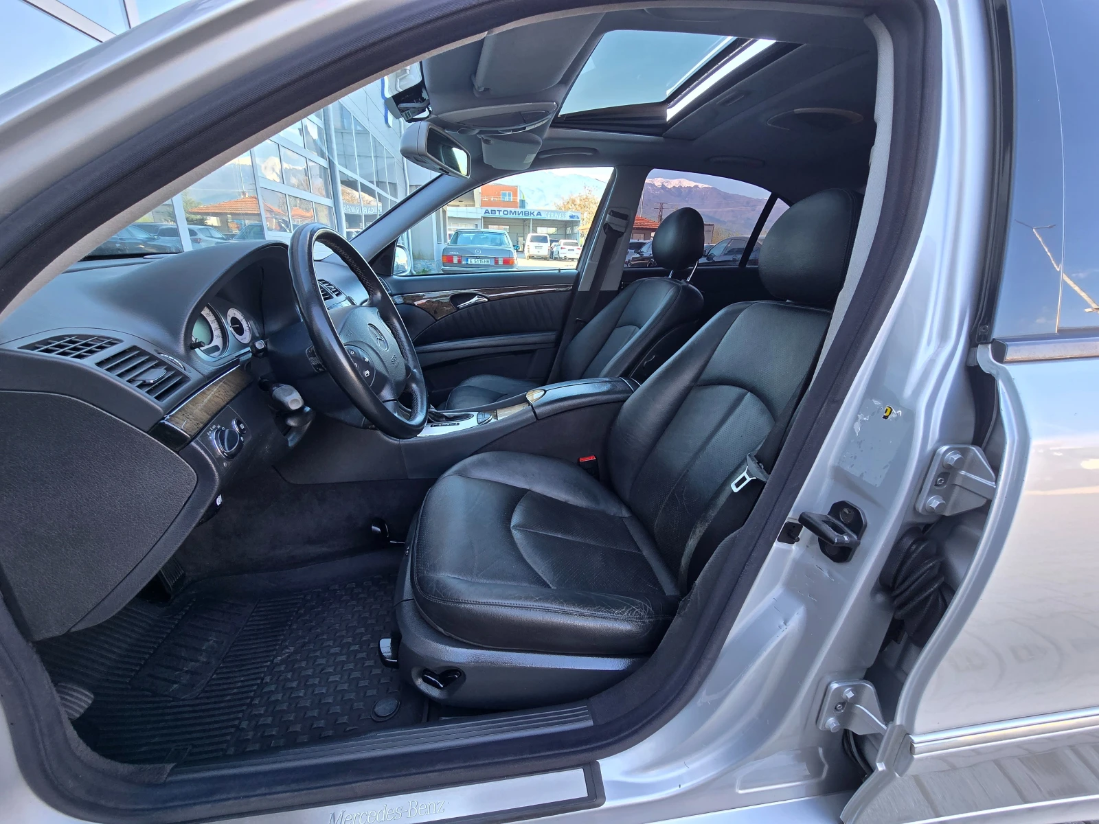 Mercedes-Benz E 270 AVANTGARDE* * , снимка 11 - Автомобили и джипове - 54460725