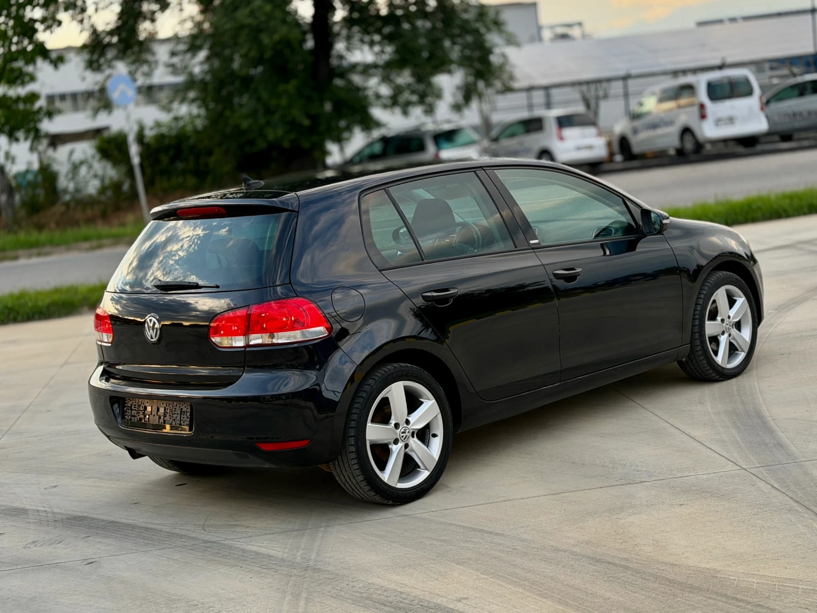 VW Golf 1.6 TDI Style 105 hp 243 хил км Видео , снимка 2 - Автомобили и джипове - 54663044