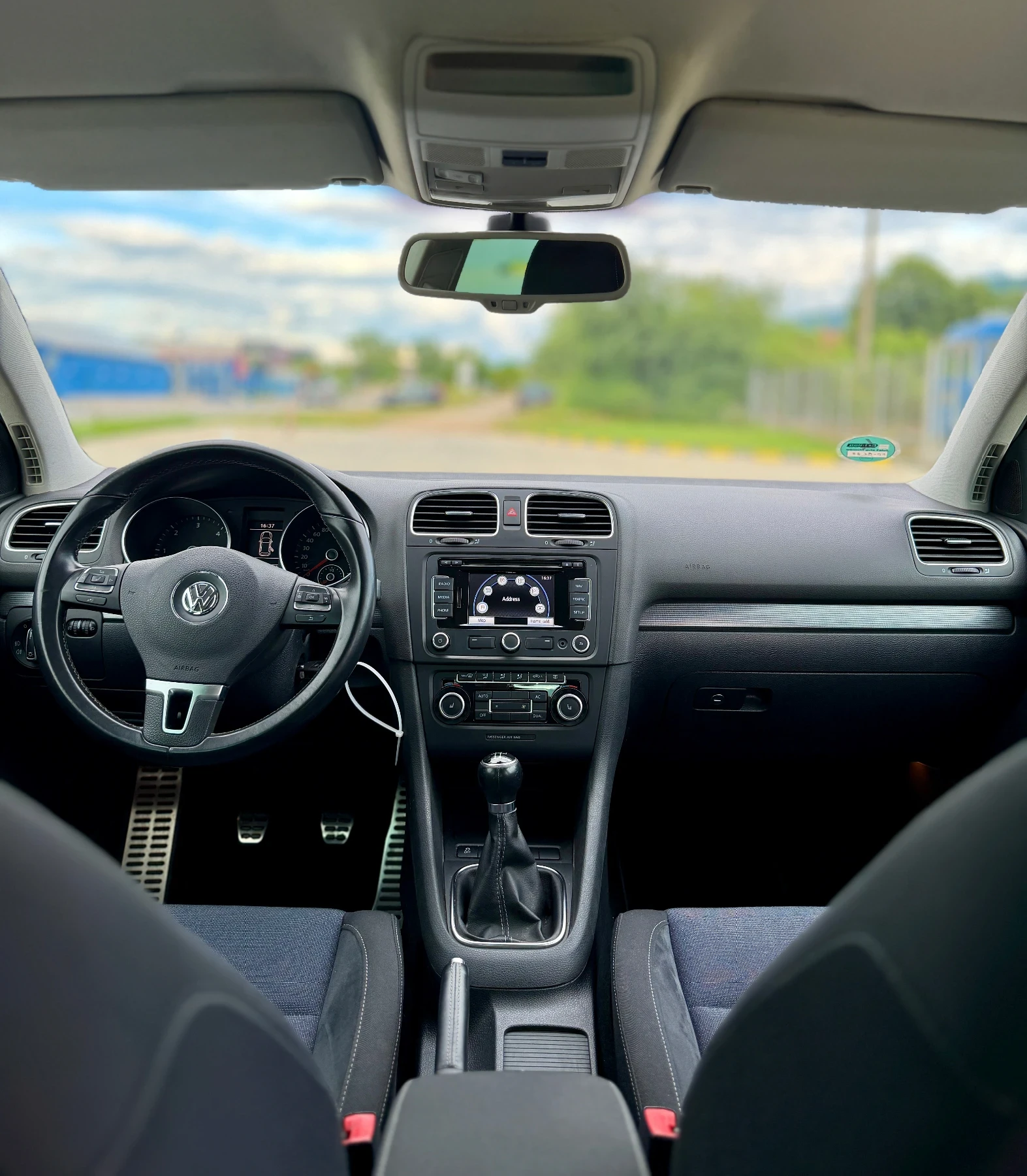VW Golf 1.6 TDI Style 105 hp 243 хил км Видео , снимка 10 - Автомобили и джипове - 54663044
