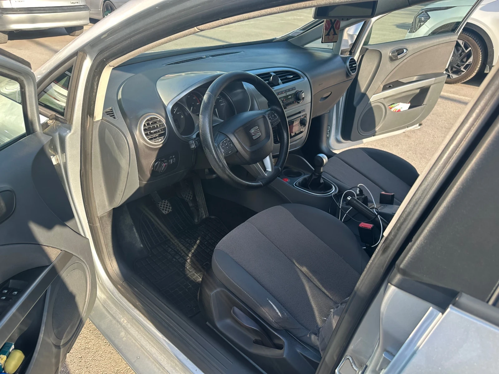 Seat Leon, снимка 12 - Автомобили и джипове - 54824811