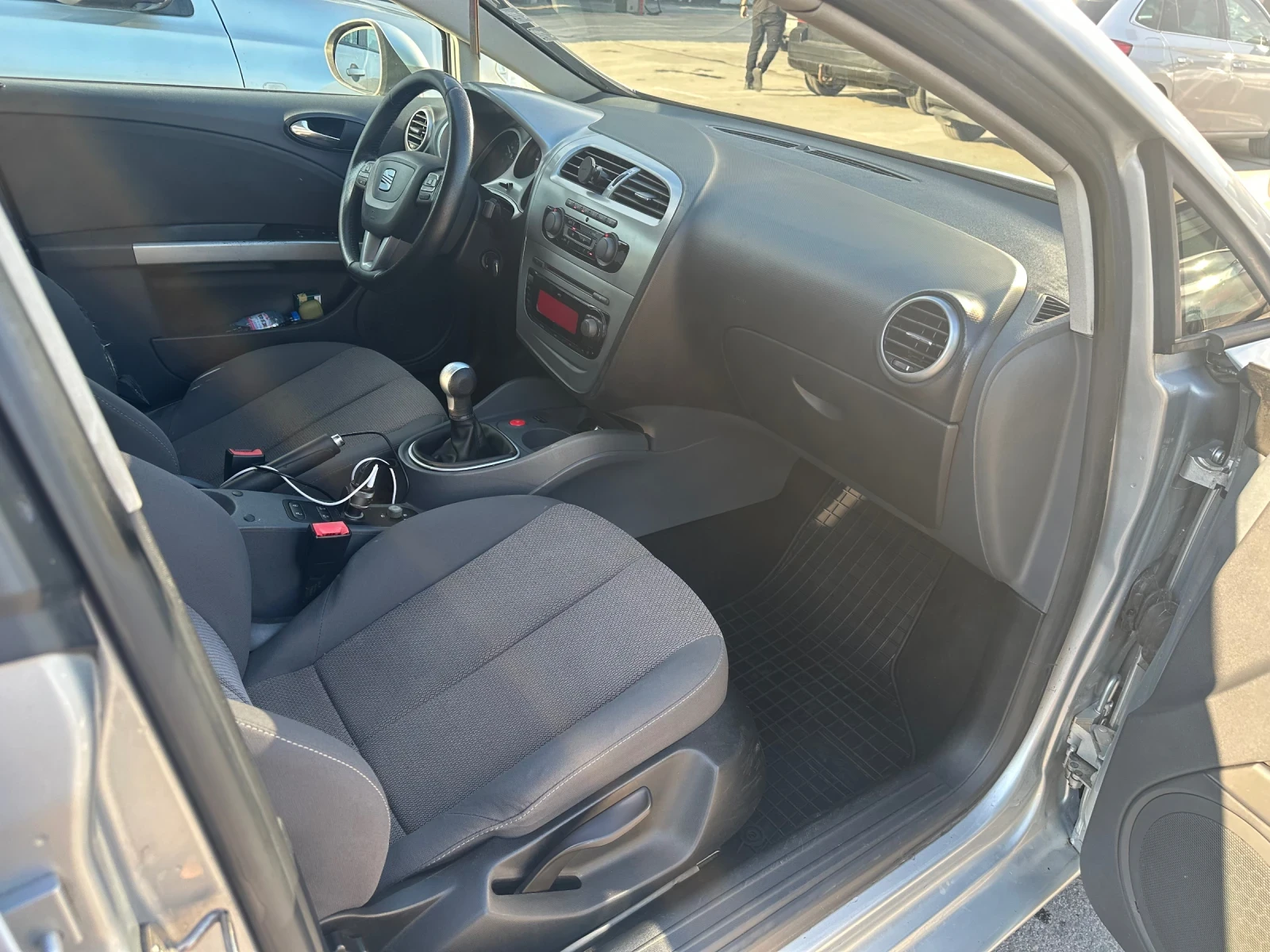 Seat Leon, снимка 11 - Автомобили и джипове - 54824811