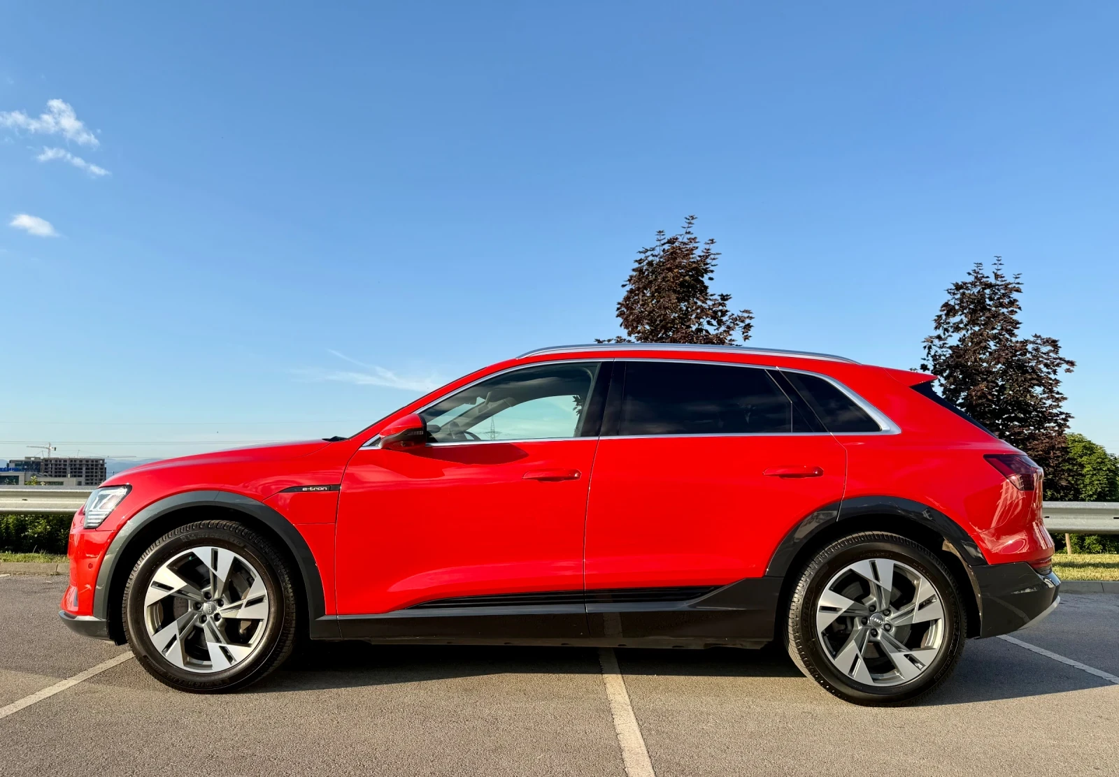 Audi E-Tron 55 Quattro, снимка 3 - Автомобили и джипове - 55055600