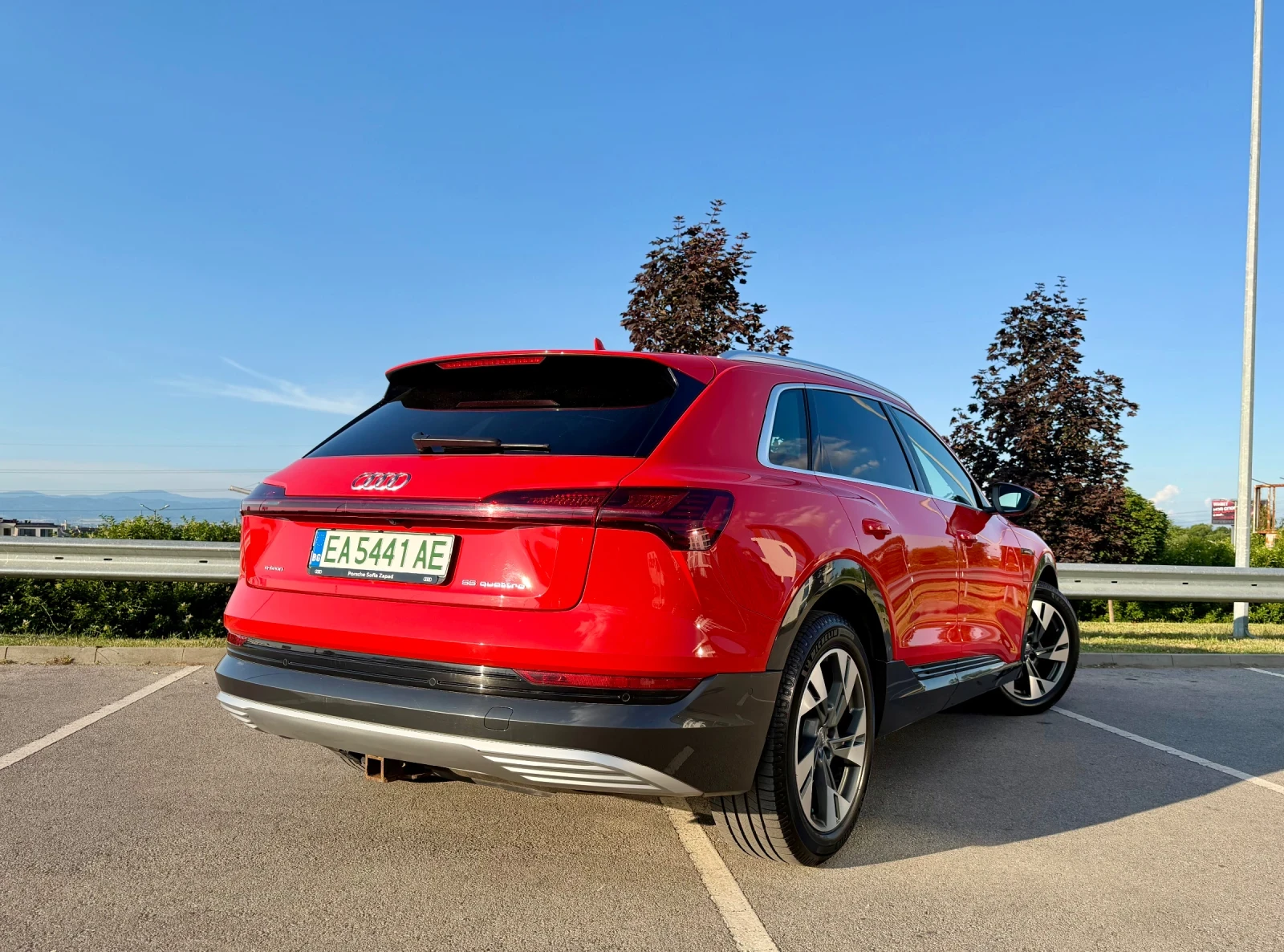Audi E-Tron 55 Quattro, снимка 6 - Автомобили и джипове - 55055600