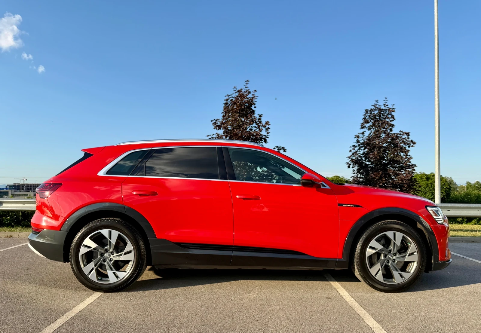 Audi E-Tron 55 Quattro, снимка 7 - Автомобили и джипове - 55055600