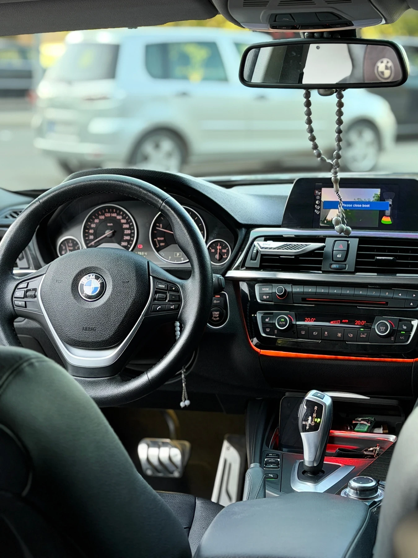 BMW 320 Luxury Line, снимка 9 - Автомобили и джипове - 55072296