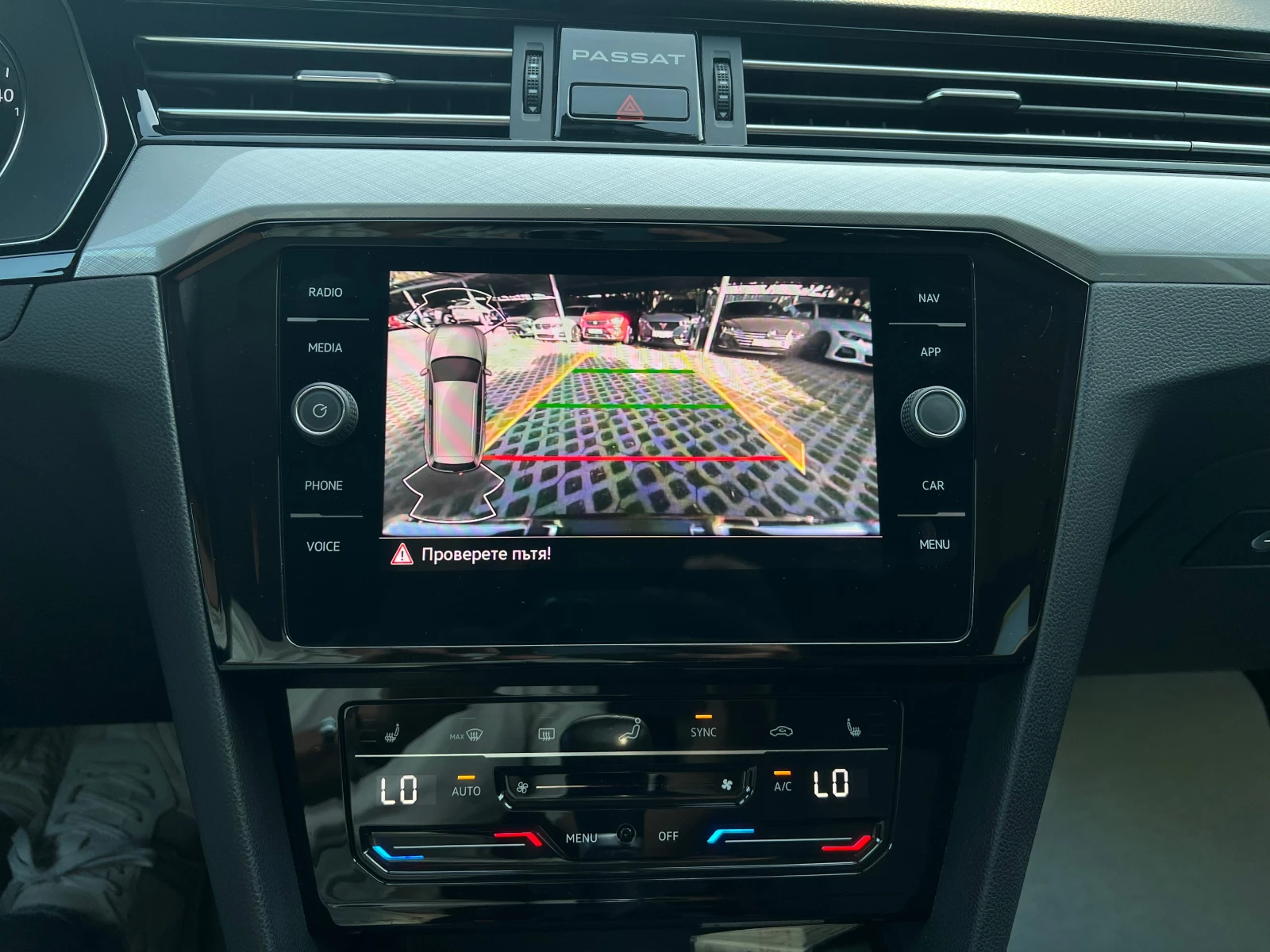 VW Passat 2.0 TDI 6MT, снимка 14 - Автомобили и джипове - 55352401