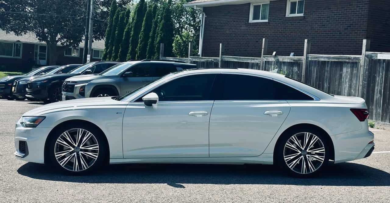 Audi A6 Progressiv  CARFAX, снимка 2 - Автомобили и джипове - 55513830