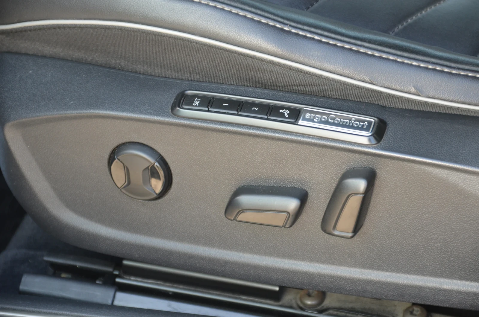 VW Arteon 2.0 TDI R line, снимка 15 - Автомобили и джипове - 55605427