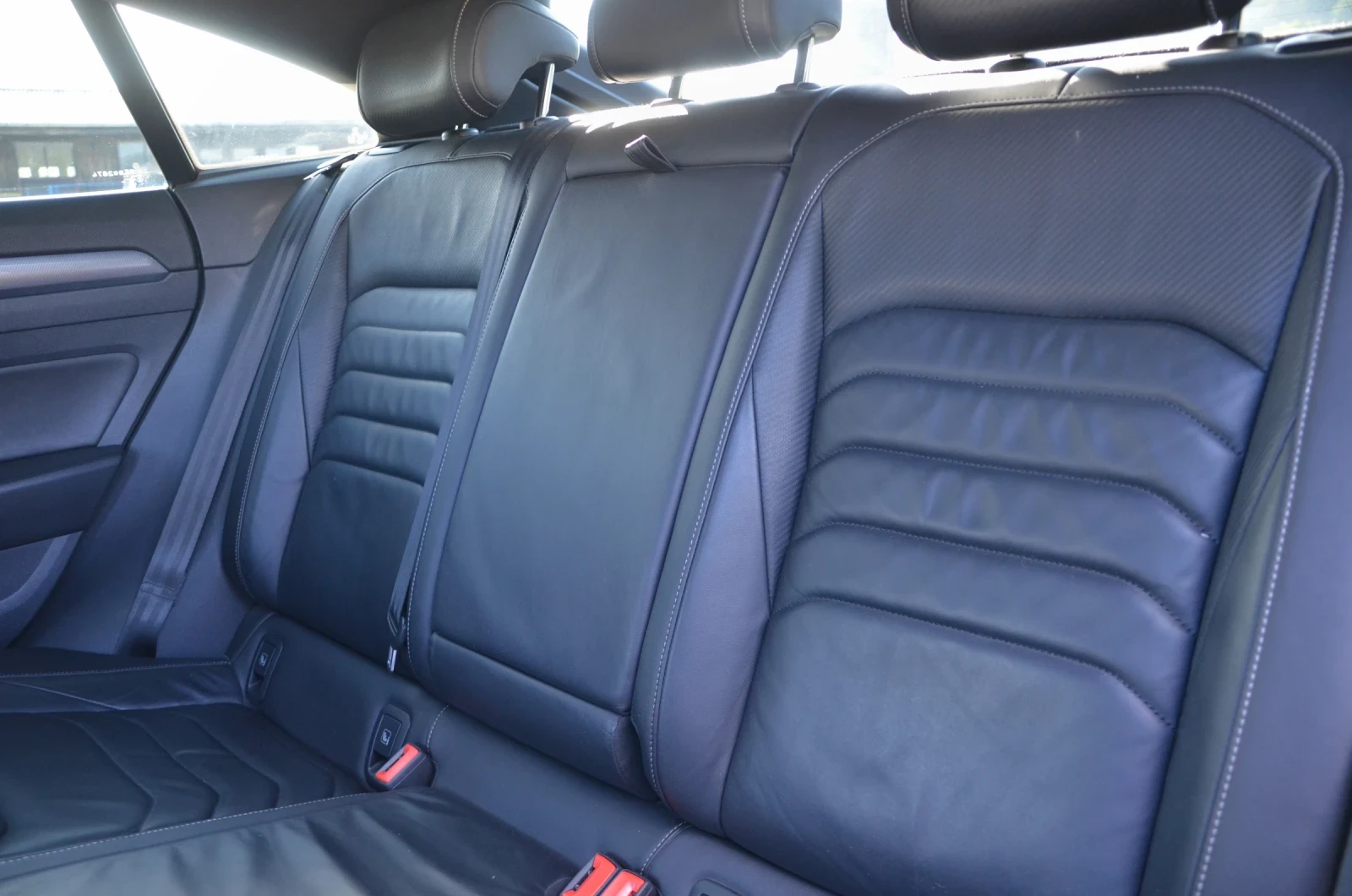 VW Arteon 2.0 TDI R line, снимка 17 - Автомобили и джипове - 55605427