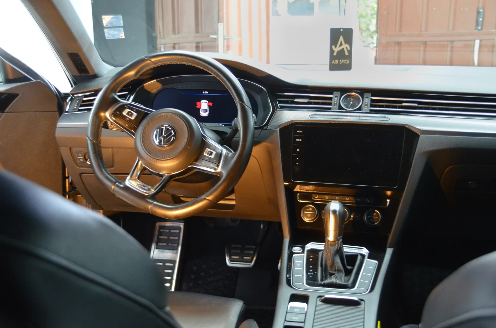 VW Arteon 2.0 TDI R line, снимка 13 - Автомобили и джипове - 55605427