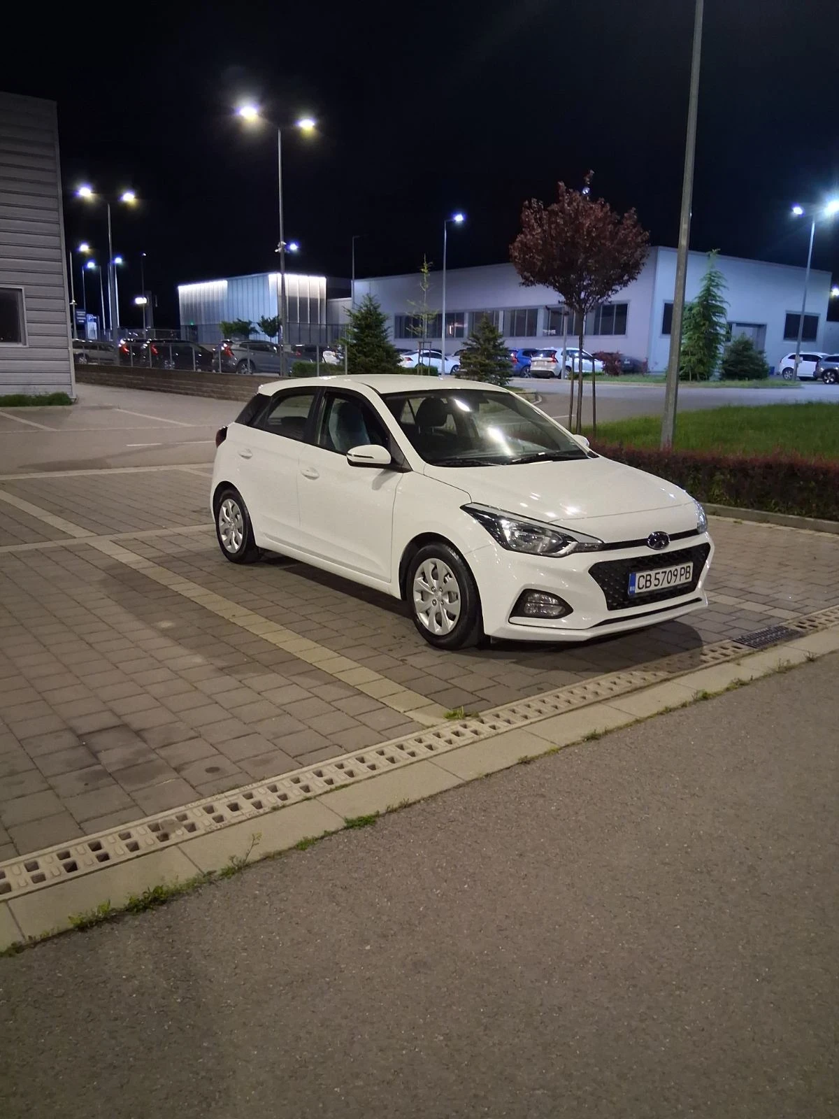 Hyundai I20, снимка 10 - Автомобили и джипове - 56431753