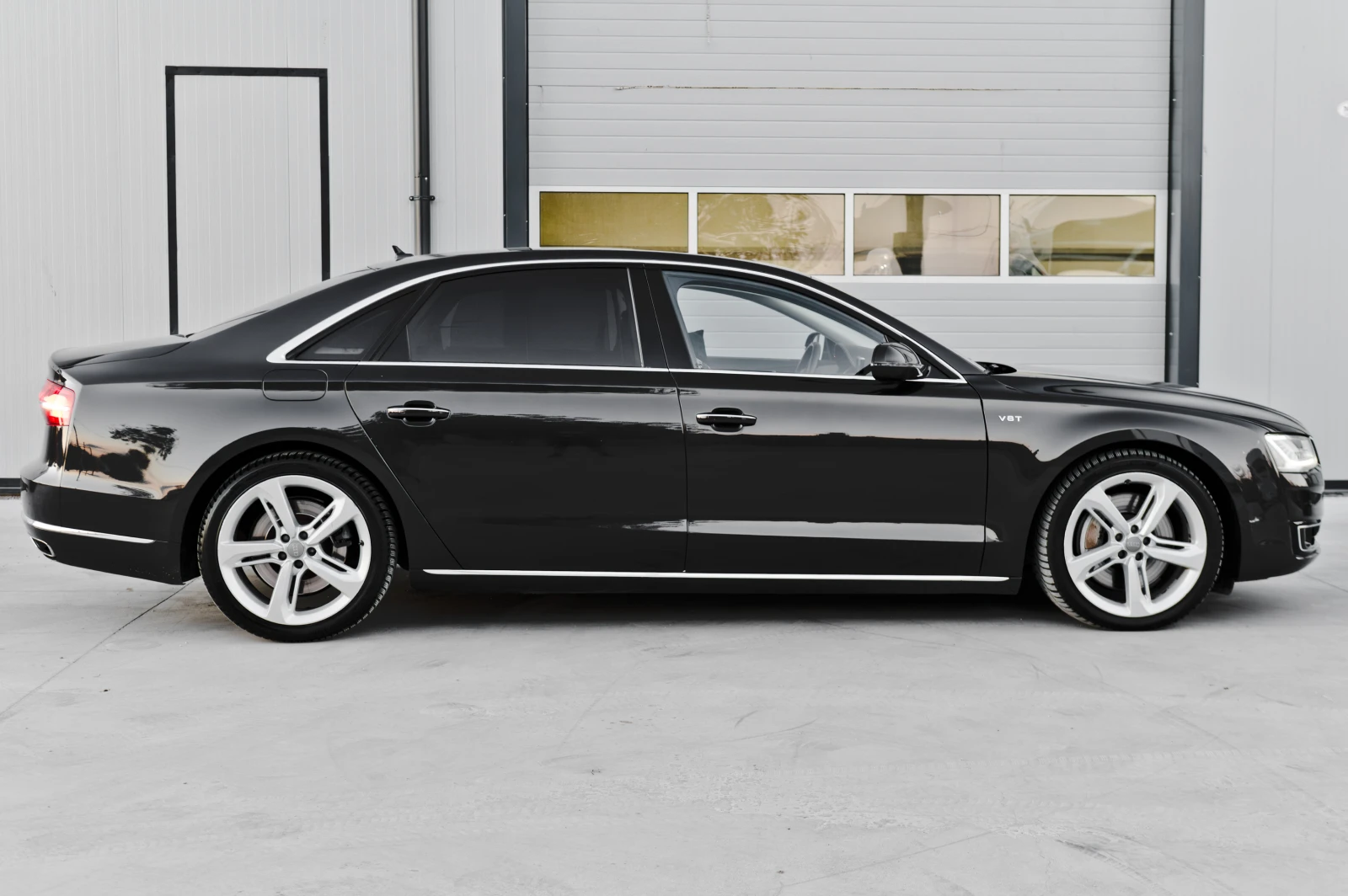 Audi A8 LONG 4.2TDI Design Selection, снимка 8 - Автомобили и джипове - 56745157