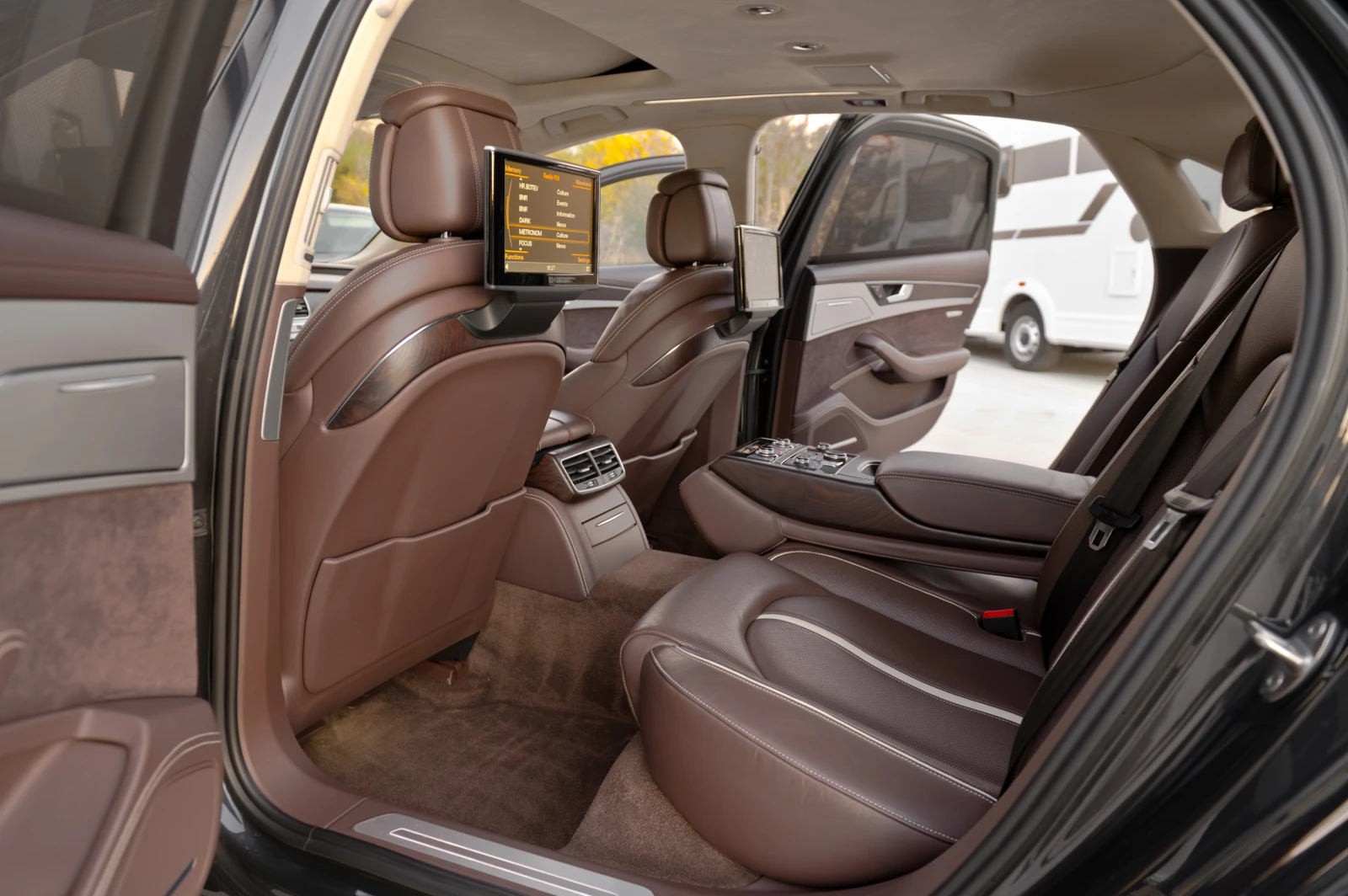 Audi A8 LONG 4.2TDI Design Selection, снимка 12 - Автомобили и джипове - 56745157