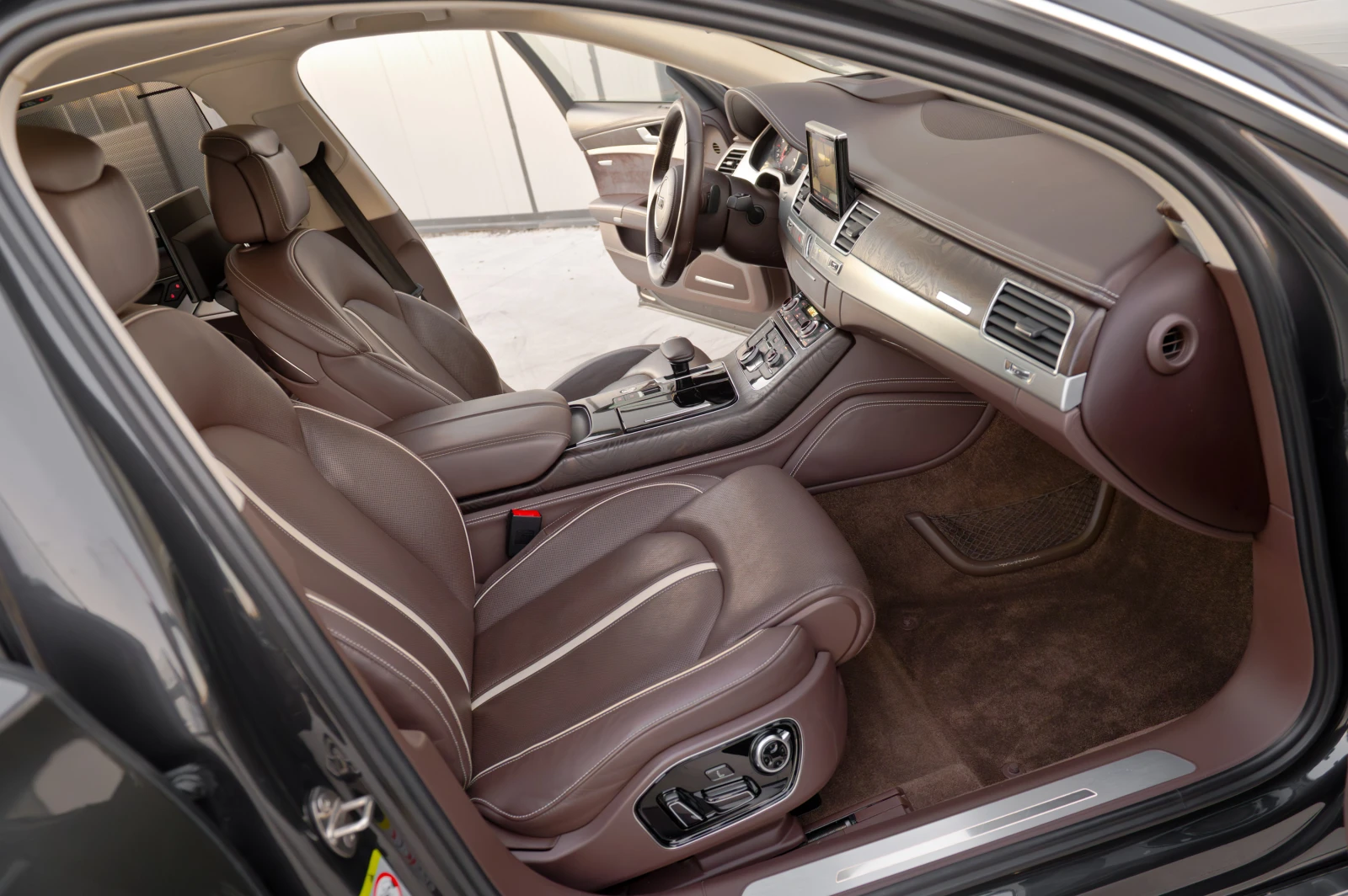 Audi A8 LONG 4.2TDI Design Selection, снимка 11 - Автомобили и джипове - 56745157