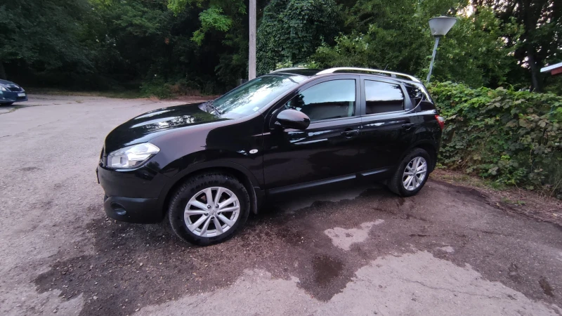 Nissan Qashqai 2.0, снимка 12 - Автомобили и джипове - 48275699