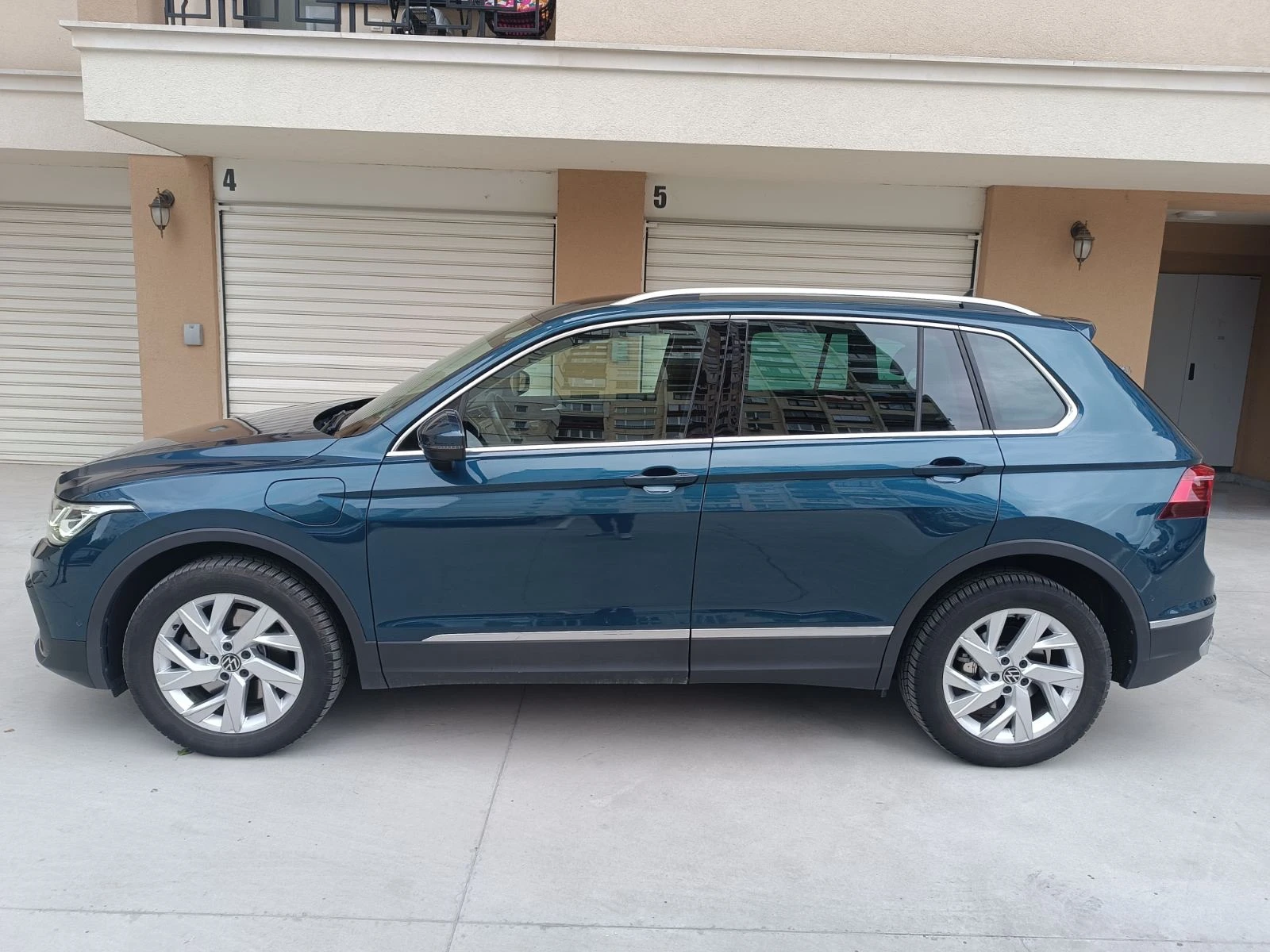 VW Tiguan e-Hybrid IQ.Light Сервизна история 102Kкм - изображение 3