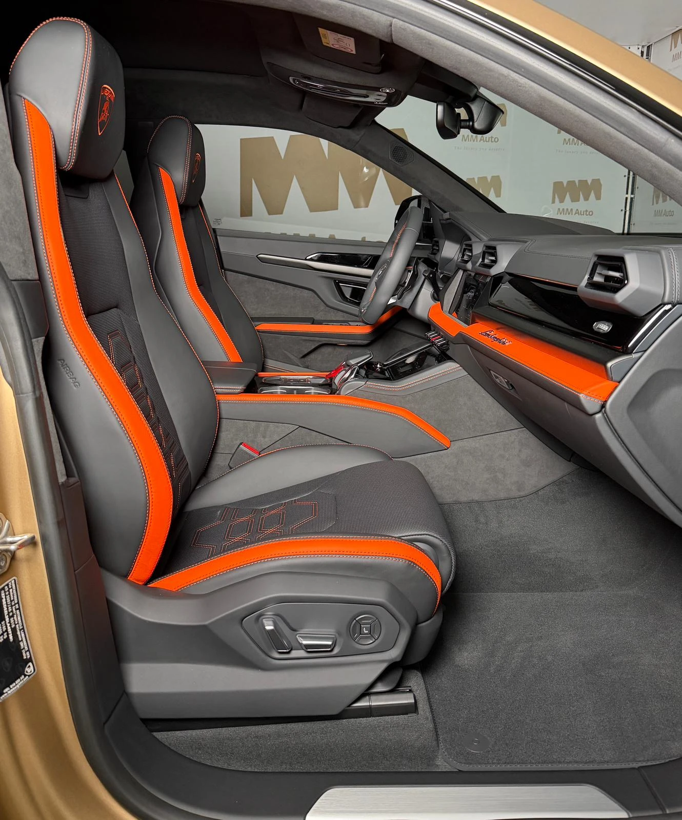 Lamborghini Urus SE* Bronzo Zenas* B&O* Pano - изображение 9