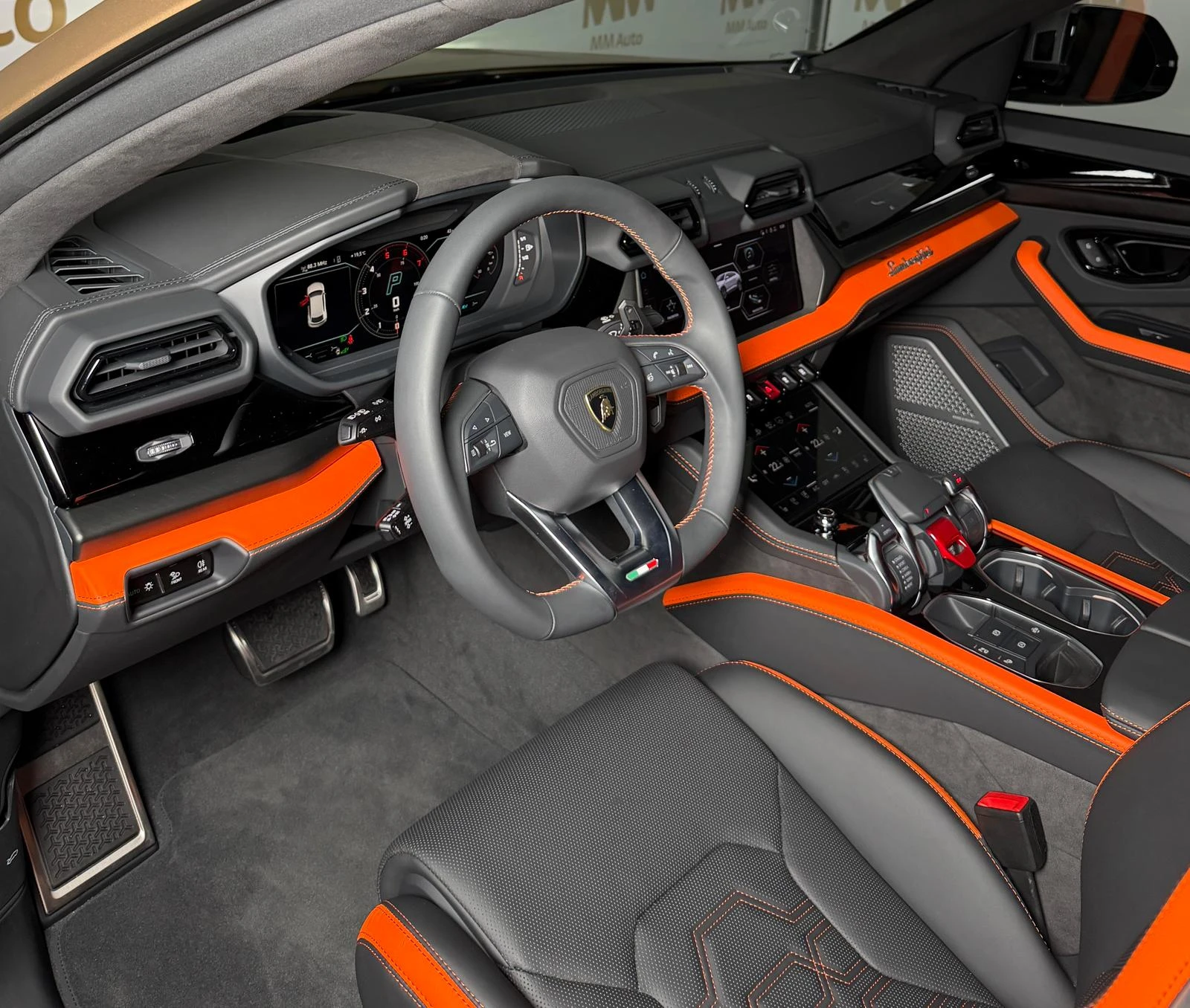 Lamborghini Urus SE* Bronzo Zenas* B&O* Pano - изображение 7