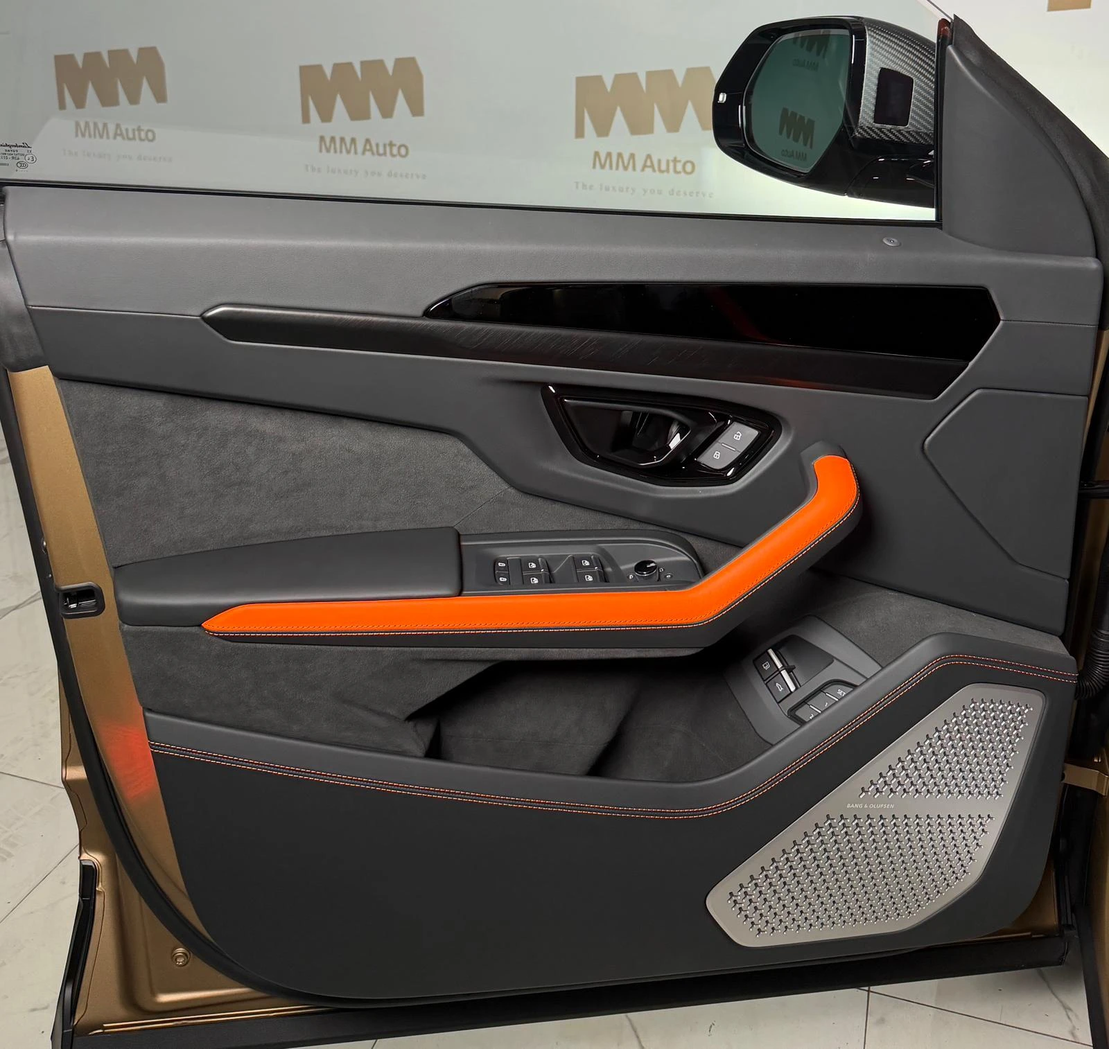 Lamborghini Urus SE* Bronzo Zenas* B&O* Pano - изображение 6