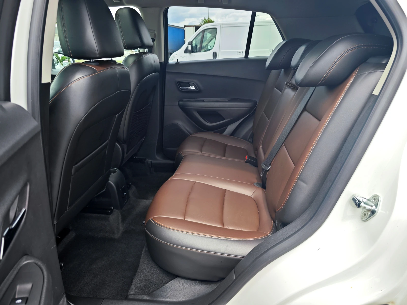 Chevrolet Trax 1.7CDTi LTZ AWD, снимка 9 - Автомобили и джипове - 55418148