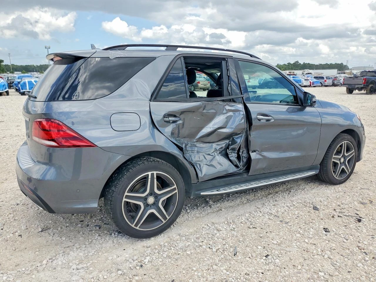 Mercedes-Benz GLE 400 AMG* 4MATIC* HARMAN/KARDON* FULL LED* , снимка 6 - Автомобили и джипове - 55494658