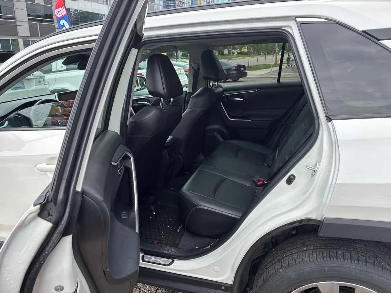 Toyota Rav4 * XLE * CARFAX * БЕЗ ПЪРВОНАЧАЛНА ВНОСКА, снимка 17 - Автомобили и джипове - 55598366