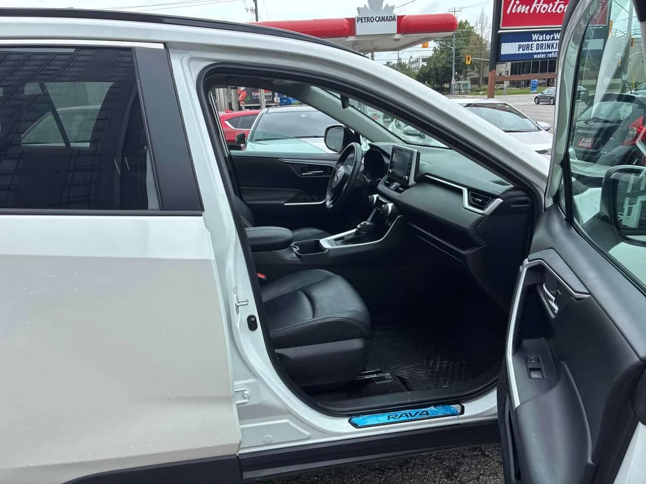 Toyota Rav4 * XLE * CARFAX * БЕЗ ПЪРВОНАЧАЛНА ВНОСКА, снимка 11 - Автомобили и джипове - 55598366