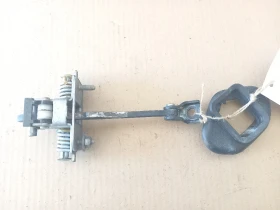 Панта врата ограничителна задна лява Пежо 5008 (с)