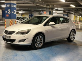 Opel Astra, снимка 2 - Автомобили и джипове - 45521045