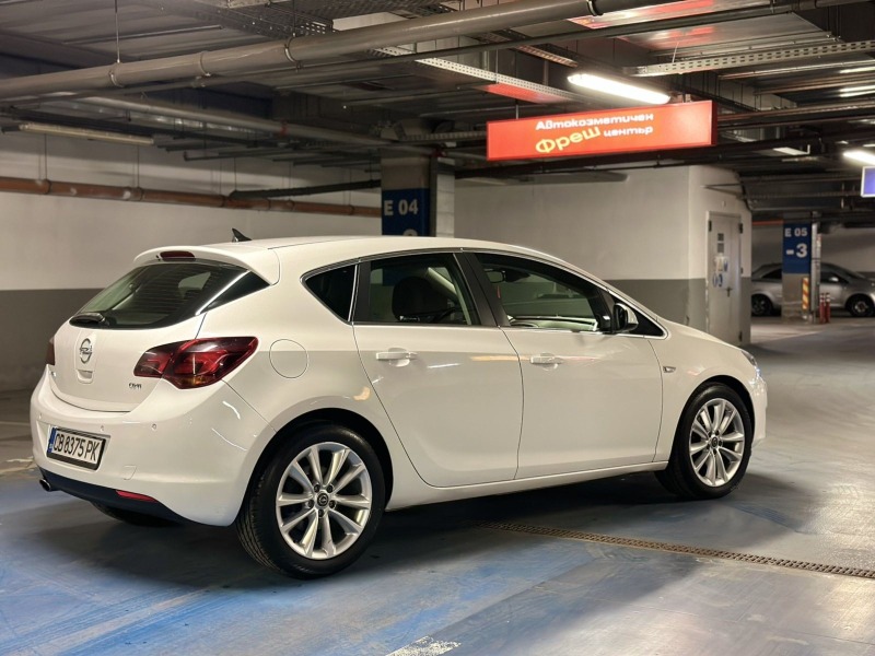 Opel Astra, снимка 6 - Автомобили и джипове - 46128503
