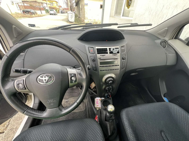 Toyota Yaris Toyota Yaris 1.3 VVT-I, снимка 9 - Автомобили и джипове - 47242319