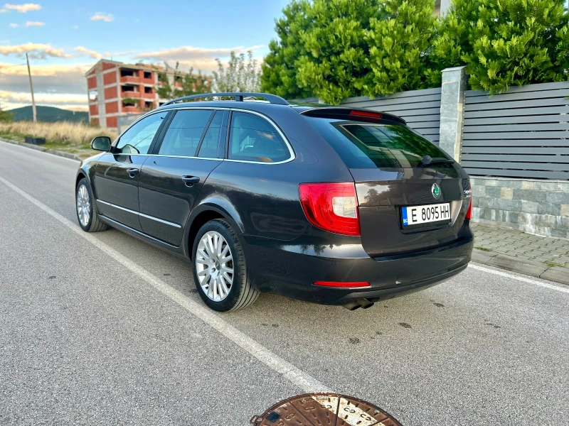 Skoda Superb, снимка 4 - Автомобили и джипове - 47261976