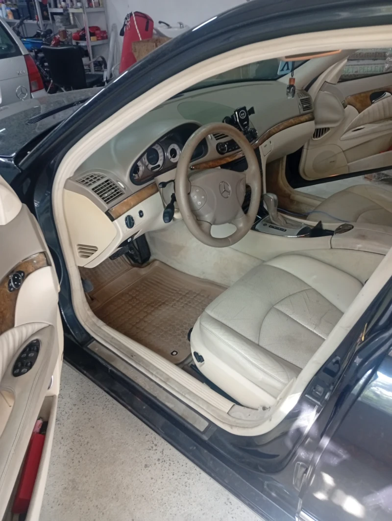 Mercedes-Benz E 320, снимка 4 - Автомобили и джипове - 51707187