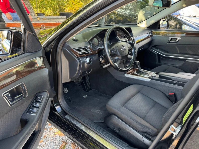 Mercedes-Benz E 220 170кс.-АВТОМАТ, снимка 8 - Автомобили и джипове - 52079041