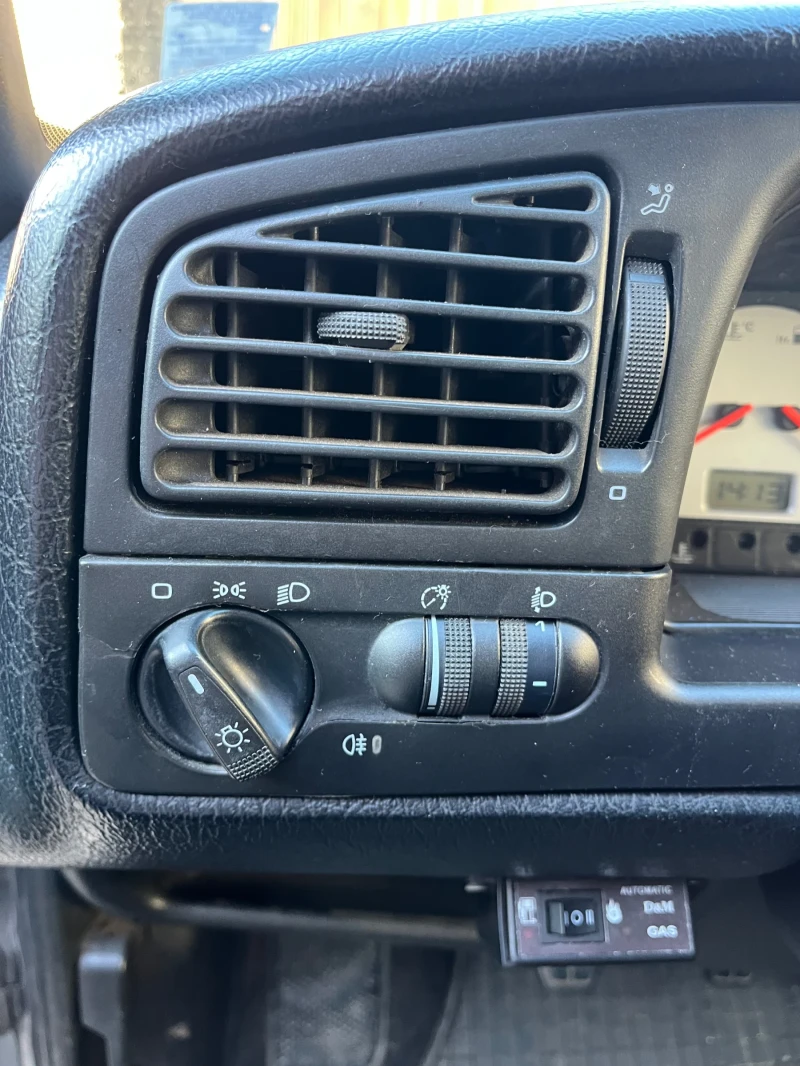 VW Passat, снимка 8 - Автомобили и джипове - 52937351