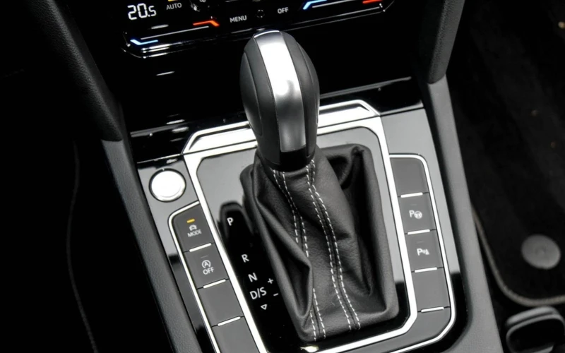 VW Arteon 2.0 TDI SHOOTING BRAKE R-LINE CAMERA MATRIX, снимка 6 - Автомобили и джипове - 53025960