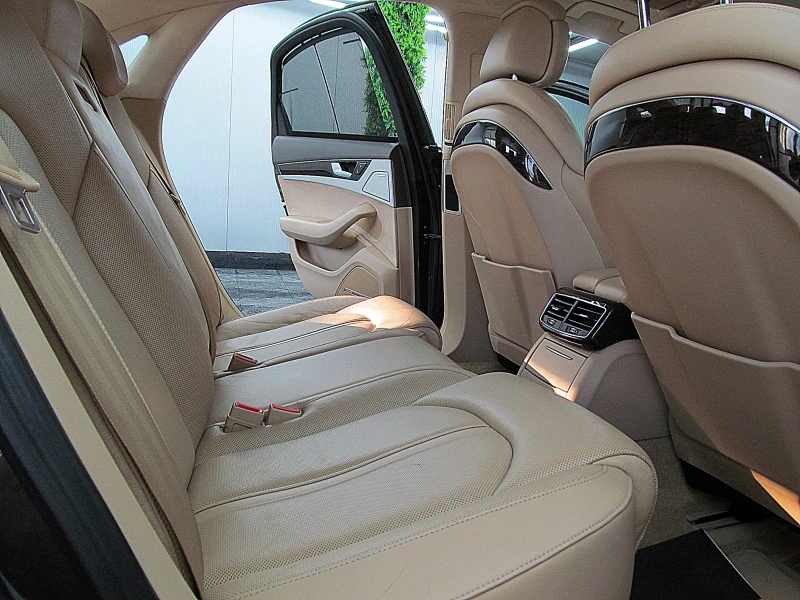 Audi A8 4.2TDI/FUL LED/360K ВАКУМ ПОДГРЕВ ОБДУХВАНЕ ЛИЗИНГ, снимка 10 - Автомобили и джипове - 53165955