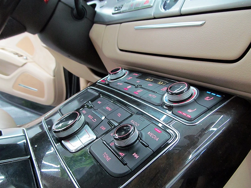 Audi A8 4.2TDI/FUL LED/360K ВАКУМ ПОДГРЕВ ОБДУХВАНЕ ЛИЗИНГ, снимка 14 - Автомобили и джипове - 53165955