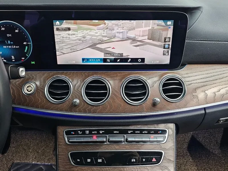 Mercedes-Benz E 200 - САМО 30% АВАНС, снимка 15 - Автомобили и джипове - 55568440