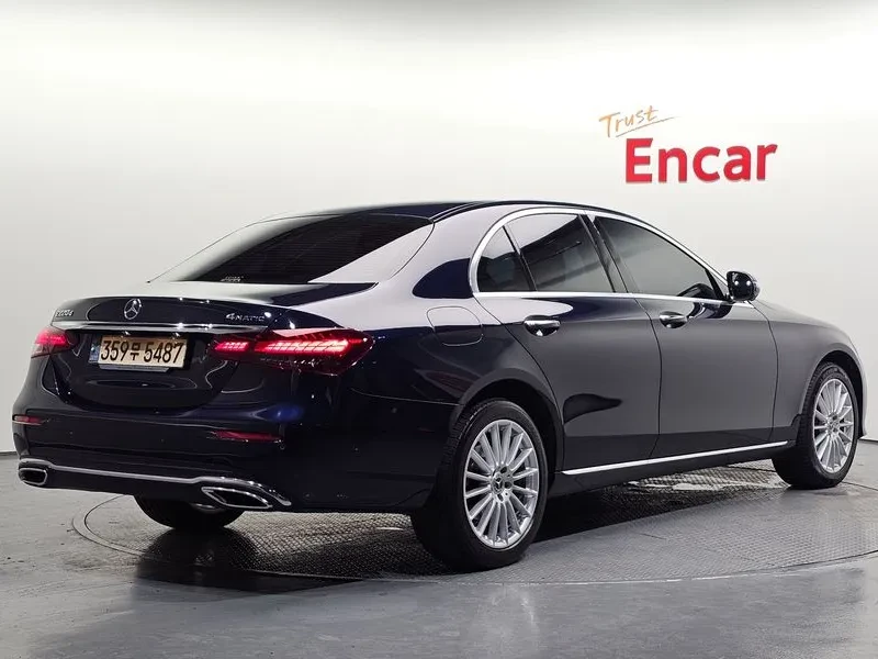 Mercedes-Benz E 200 - САМО 30% АВАНС, снимка 2 - Автомобили и джипове - 55568440