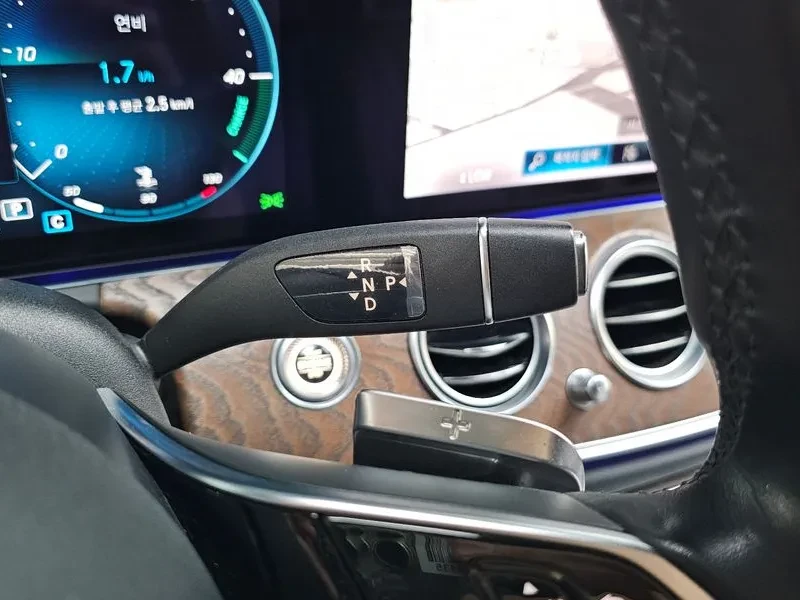 Mercedes-Benz E 200 - САМО 30% АВАНС, снимка 9 - Автомобили и джипове - 55568440
