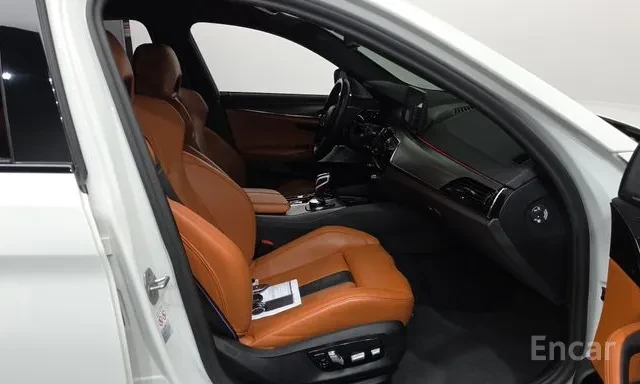 BMW M5 Competition* 360* HUD* Обдух* ACC, снимка 16 - Автомобили и джипове - 56709813