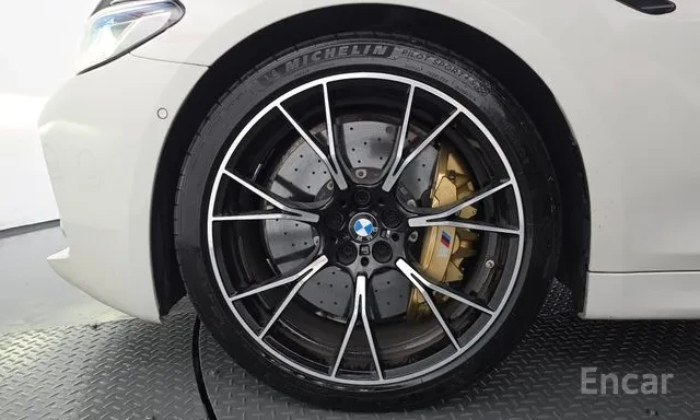 BMW M5 Competition* 360* HUD* Обдух* ACC, снимка 8 - Автомобили и джипове - 56709813
