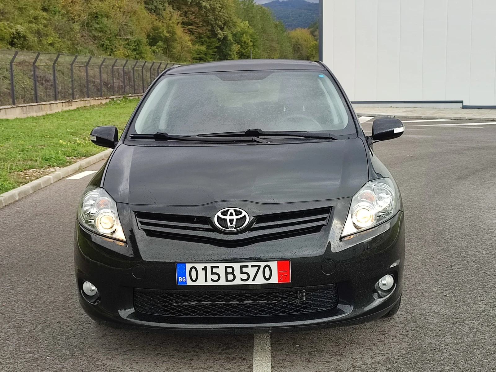 Toyota Auris 1.8i 147 ps ШВЕЙЦАРИЯ  - изображение 2