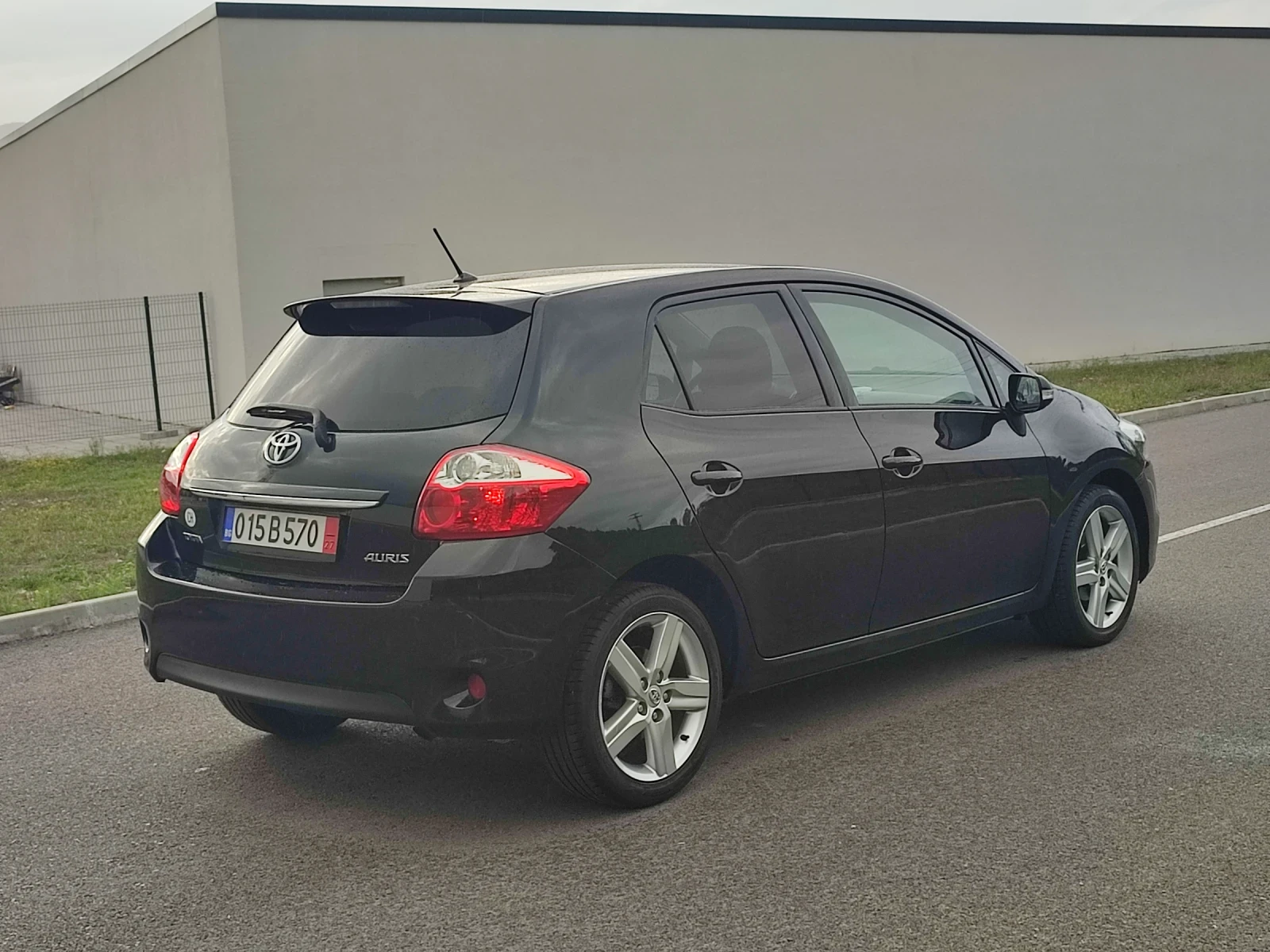 Toyota Auris 1.8i 147 ps ШВЕЙЦАРИЯ  - изображение 5