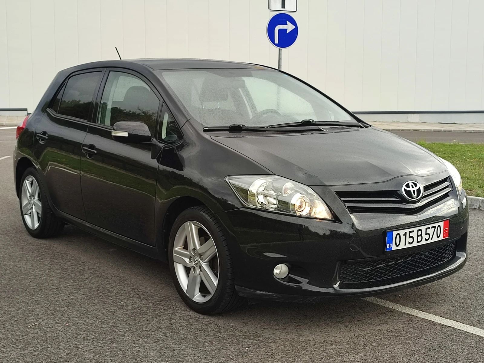 Toyota Auris 1.8i 147 ps ШВЕЙЦАРИЯ  - изображение 3