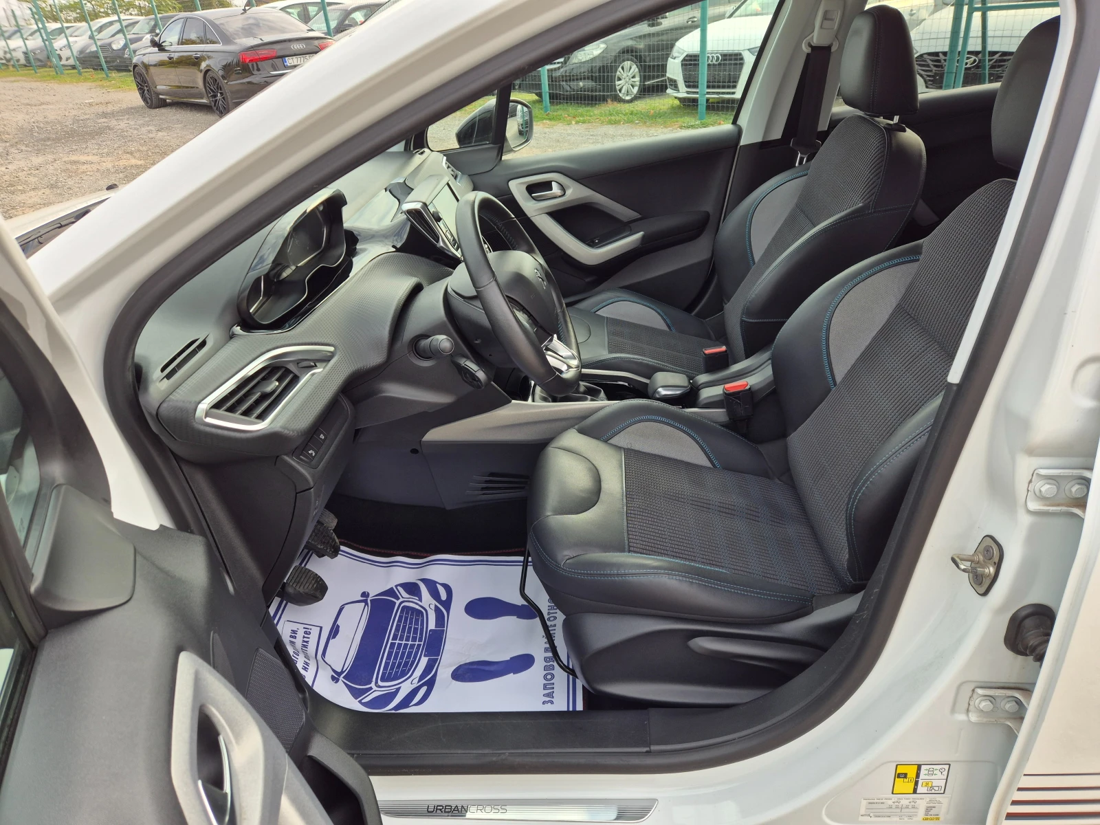 Peugeot 2008 1.2i UrbanCross | Mobile.bg   13