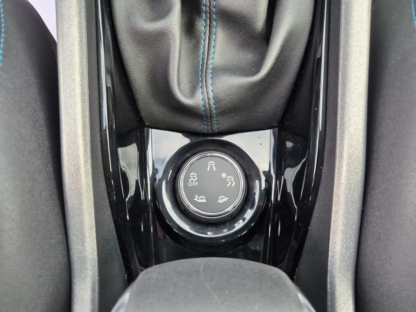 Peugeot 2008 1.2i UrbanCross | Mobile.bg   15