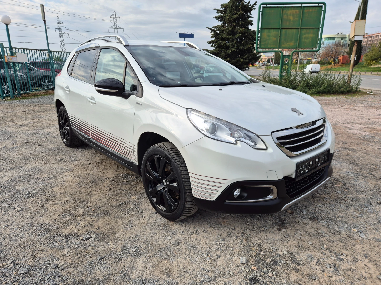 Peugeot 2008 1.2i UrbanCross - изображение 7